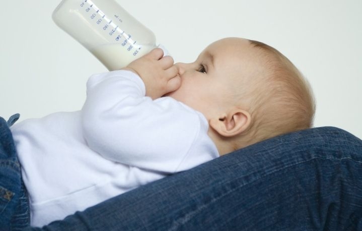 So entwöhnen Sie ein Baby aus der Flasche? So entwöhnen Sie ein Kind aus dem Brustwarzen? 02