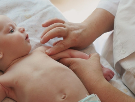 Anzeichen von Richtern bei Kindern bis zu Jahr 04