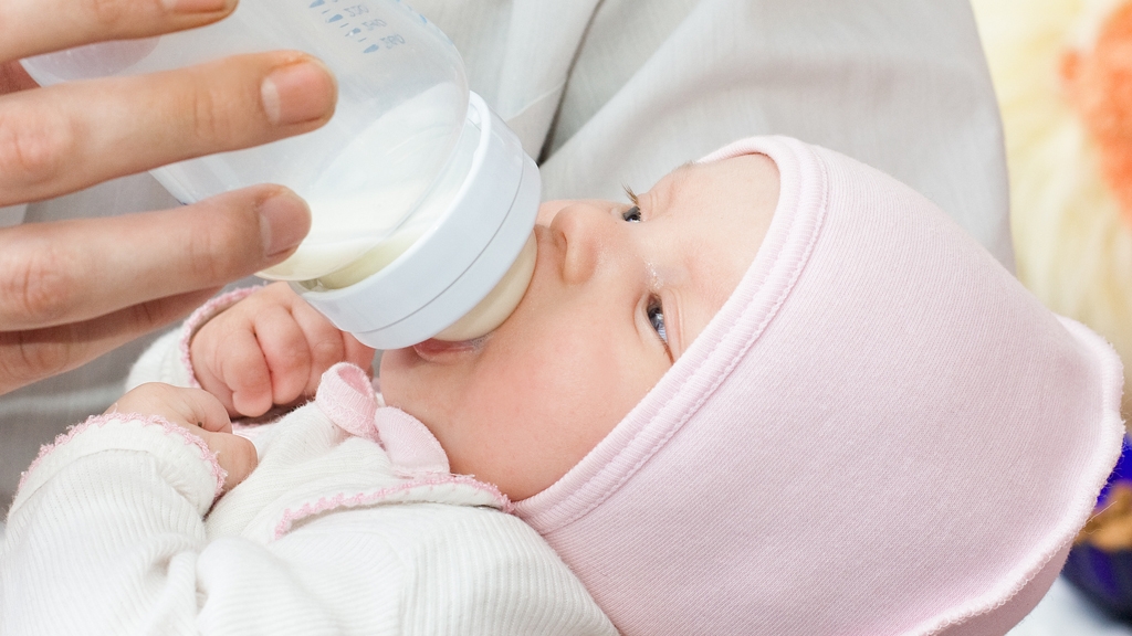 Baby-Flüssigstuhl. Das Konzept der Norm, die Ursachen und Methoden zur Behandlung des flüssigen Stuhls im Neugeborenen 02