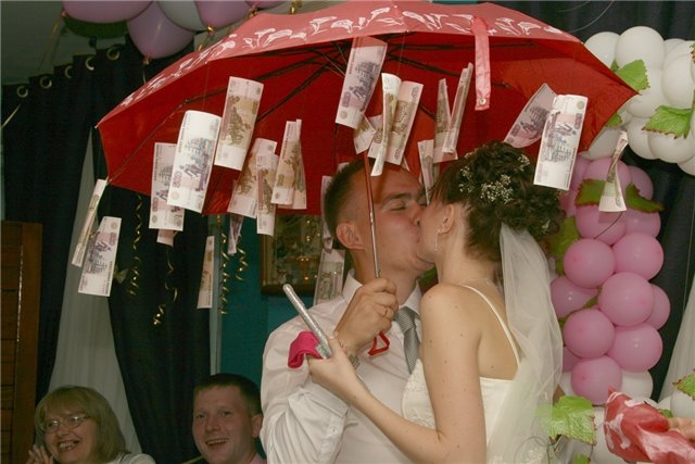 So geben Sie Geld für eine Hochzeit? Originalmethoden und Beispiele von Geschenken 03