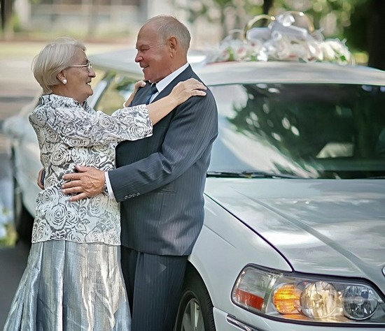 Goldene Hochzeit: Szenario zu Hause. So organisieren Sie eine Feier in einem Familienkreis? 01