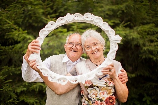 Goldene Hochzeit: Szenario zu Hause. So organisieren Sie eine Feier in einem Familienkreis? 02