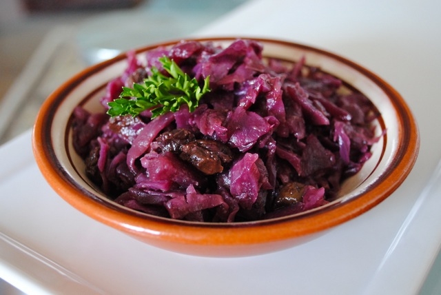 Rotkohl. Rezepte von Salaten und zweiten Gerichten 03