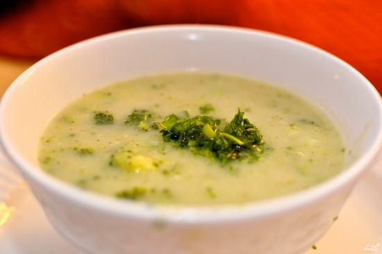 Brokkoli-Gemüsesuppe-Rezept. Wie man Diätsuppe kocht, für ein Kind? 01