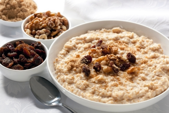 Gentlemen Brei: Nutzen und Schaden von Haferflocken, Kalorienbrei auf Wasser und Milch, Kochrezepte 02