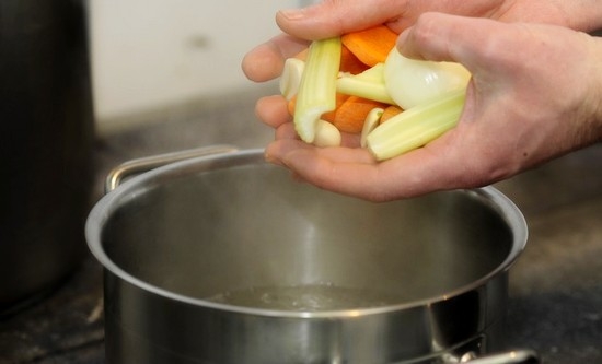 Diätetische Suppe vom Sellerie für Gewichtsabnahme: Rezepte, Nutzung, Bewertungen von dünn und Ärzten 07