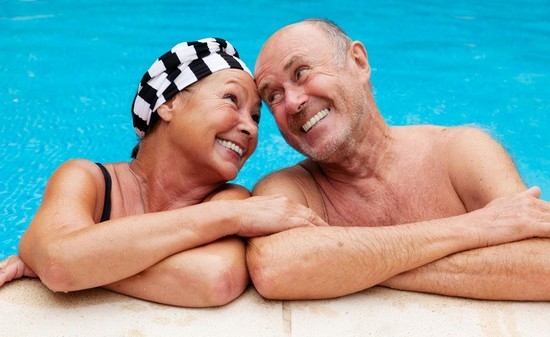 So schwimmen Sie in einem abnehmenden Pool, um die Rehabilitation der Wirbelsäulen? 03