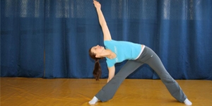 Triconasana (Dreiecks-Pose) 01