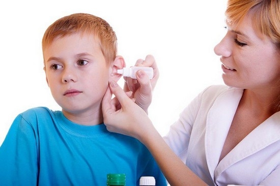 Fällt im Ohr mit Entzündungen für Erwachsene und Kinder: Wir behandeln Otitis 06