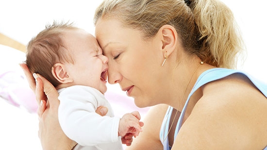 Darmkolic bei einem Neugeborenen: Symptome und Behandlung. Wie kann man dem Baby effektiv helfen?? 03