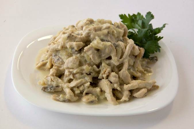 Frikasen vom Huhn mit Pilzen: Rezepte. Was ist Fricasa?? 02