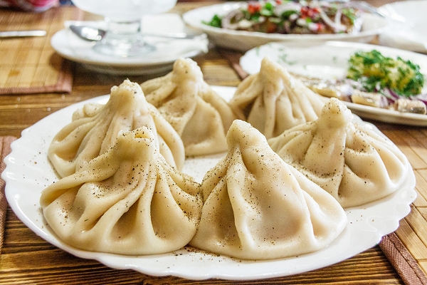 Wie man Hinkie kocht? Khinkali Georgisches Rezept 02