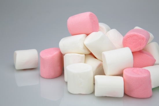 Marshmallows: Vorteile und Schaden, Kalorien. Kann es Marshmallow geben, wenn Gewichtsverlust? 01