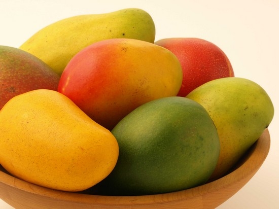 Wie man Mango isst? Wie kann man eine reife Frucht auswählen und reinigen?? 03