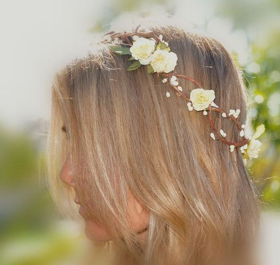 Kranz der Blumen auf dem Kopf. Wie man einen Kranz auf den Leiter der lebenden und künstlichen Farben macht 12