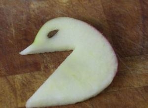 So machen Sie einen Schwan von Apfel? Schritt-für-Schritt-Fertigungsbeschreibung und nützliche Tipps 05