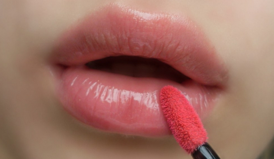 So wählen Sie einen Bleistift und einen Lippenstift für Lippen: Tipps 02