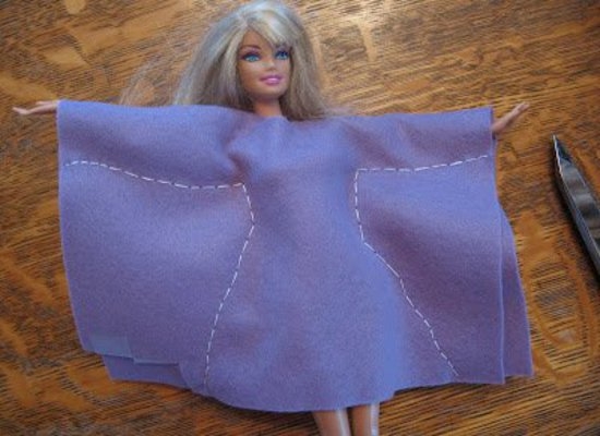 Puppenkleid: So nähen Sie ein Barbie und das Monster-Hai machen Sie es selbst? 10