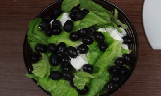 Griechischer Salat mit Feta-Käse: Rezept, Kalorien. Was kann durch FETU ersetzt werden?? 09