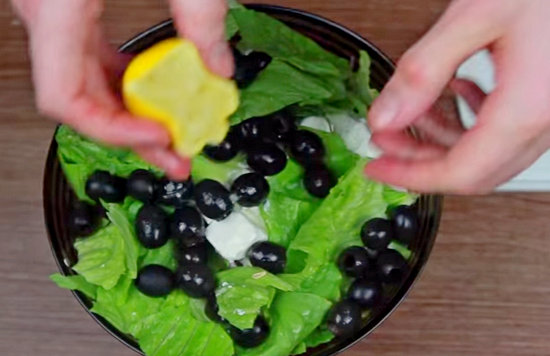 Griechischer Salat mit Feta-Käse: Rezept, Kalorien. Was kann durch FETU ersetzt werden?? 10