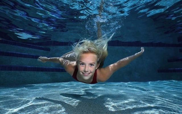 Wie lerne ich schwimmen?? Lernmethoden in Gewässern und Pool 03