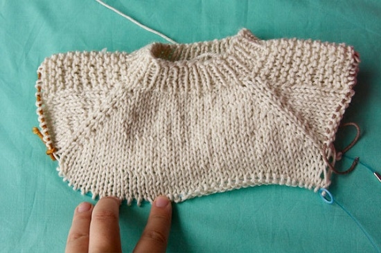 Pullover für den Jungen mit den Stricknadeln: Master-Klasse beim Stricken 09